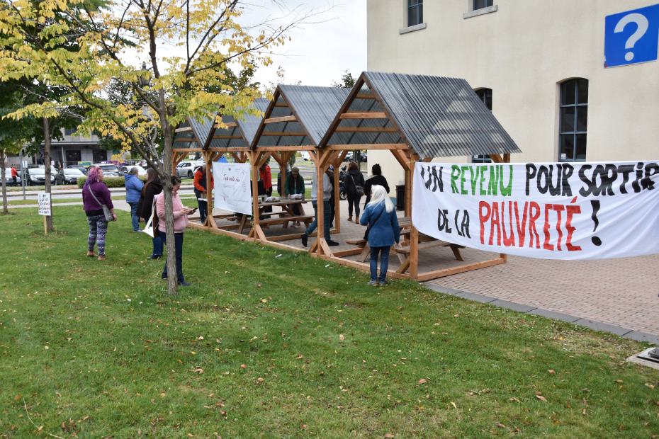 Et nous Mme Rouleau? Les groupes communautaires réclament leur juste part