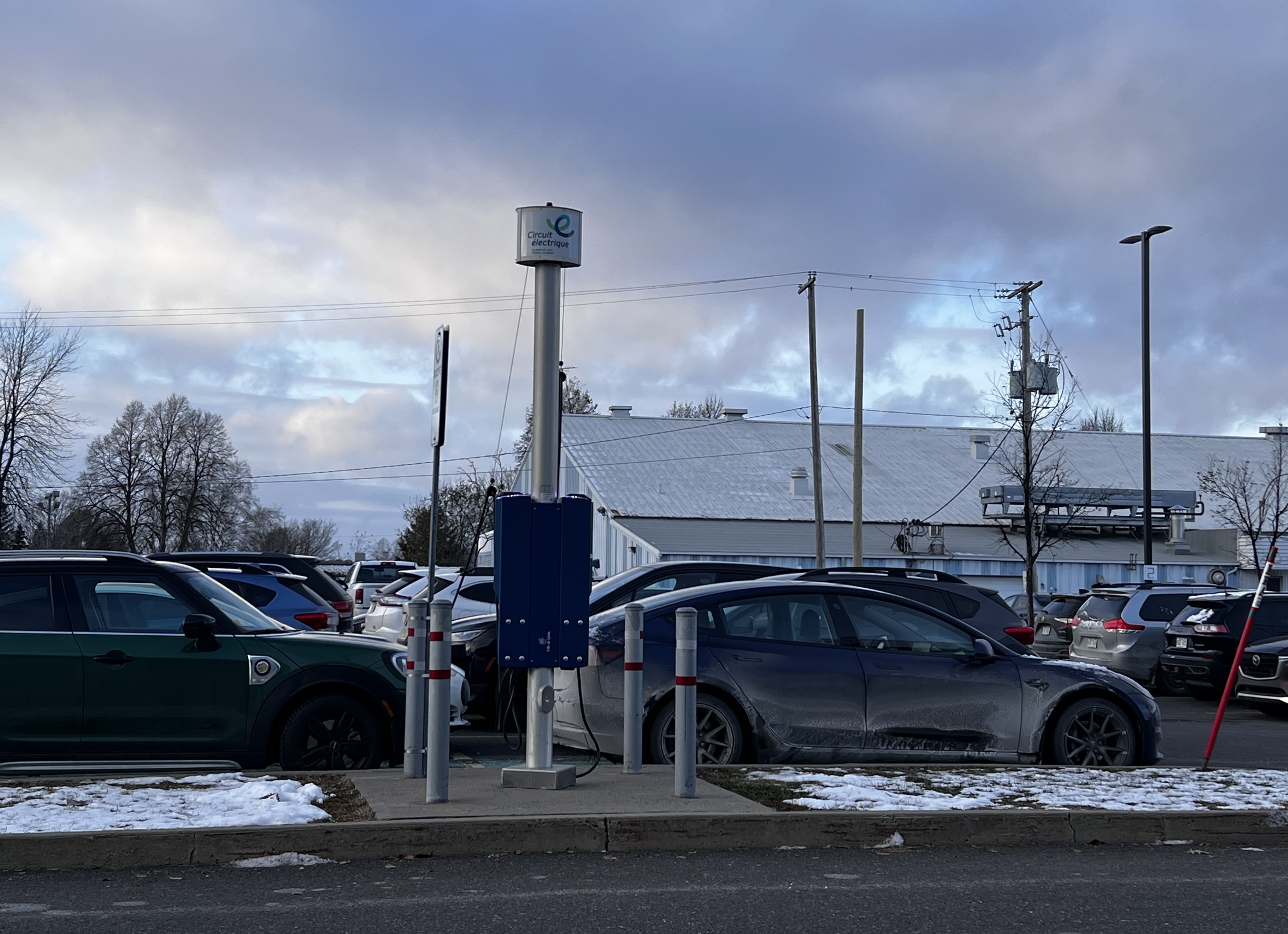 La gratuité aux péages et sur des traversiers prolongée pour les véhicules électriques