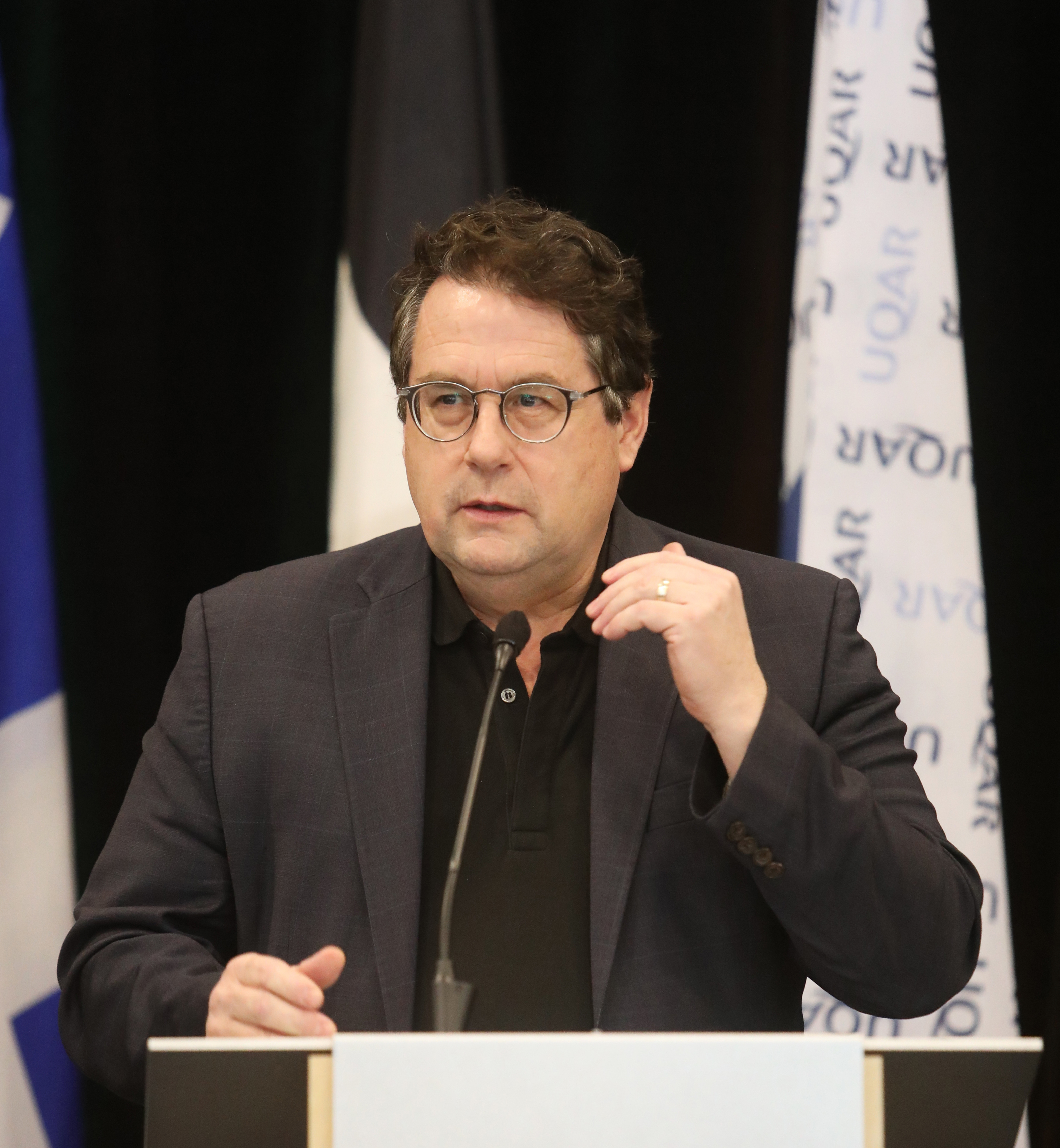 Drainville a maintenant son tableau de bord